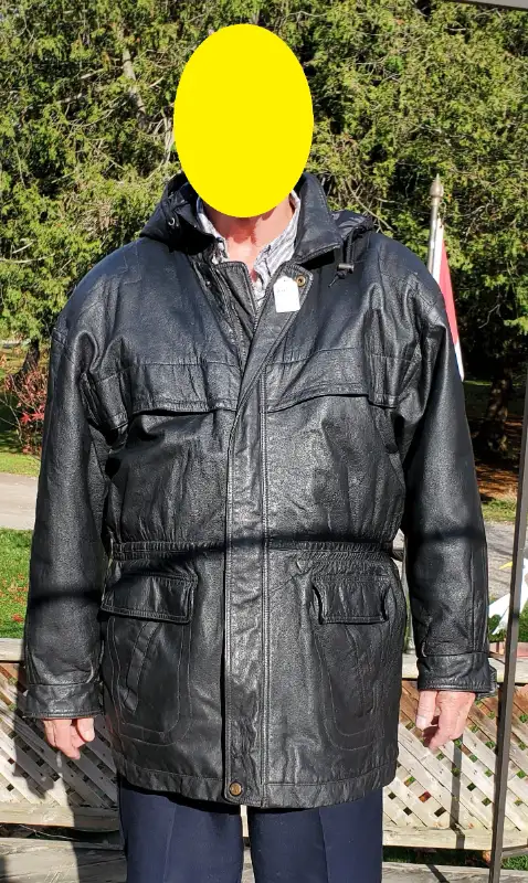 XL MEN'S LEATHER JACKET, THIGH LENGTH, REMOVEABLE HOOD in Men's in Woodstock - Image 2