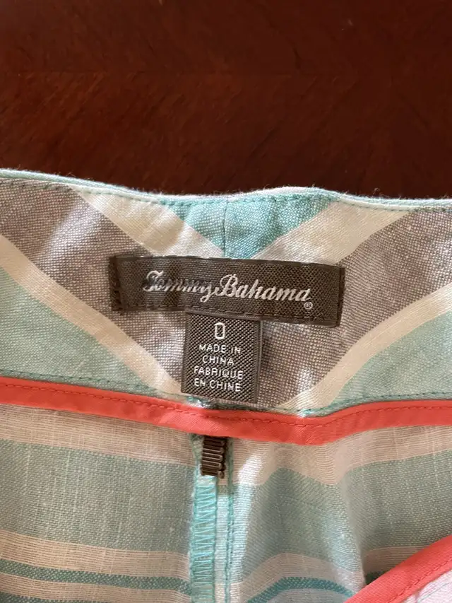 Tommy Bahama Linen Shorts - Size 0 in Women's - Bottoms in Calgary - Image 4