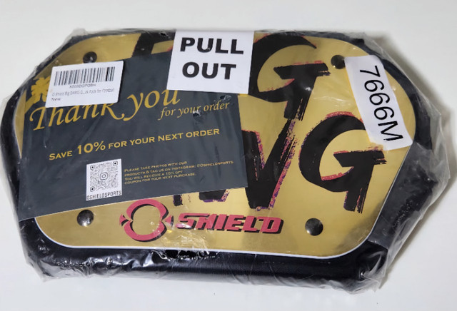 O Shield Big DAWG Golden Chrome Football Back Plate- Youth 180lb dans Football  à Ville de Montréal - Image 3