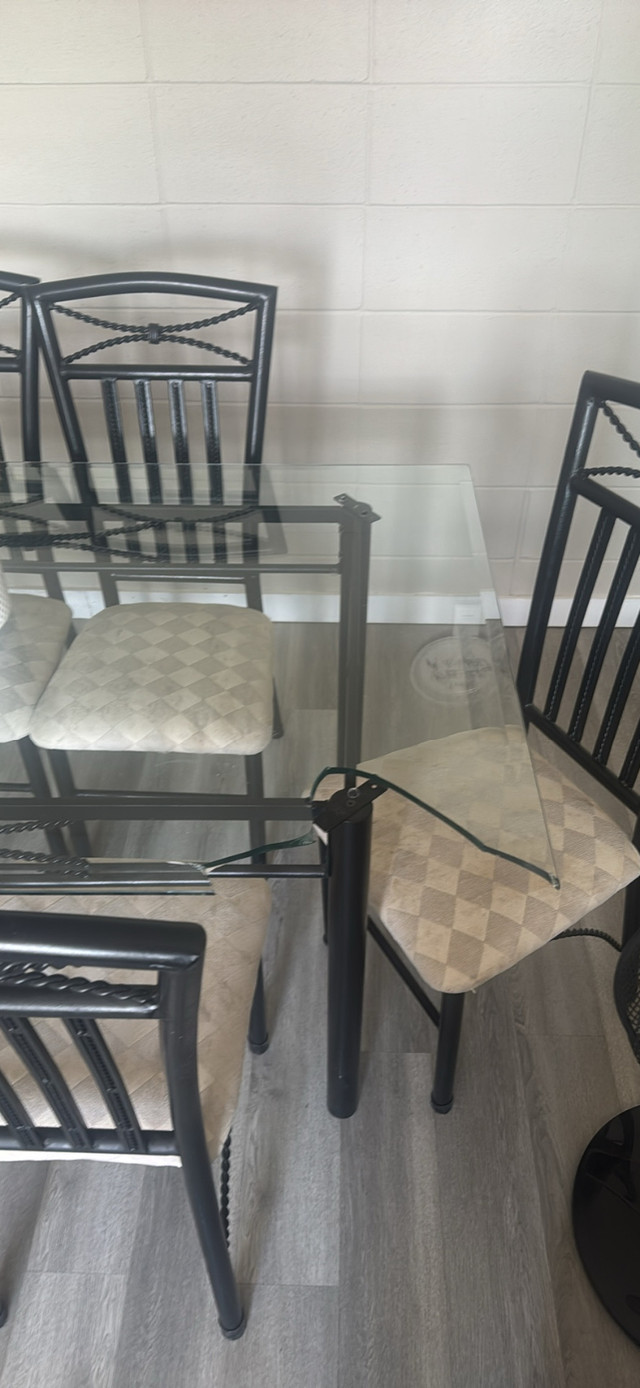 Glass table in Dining Tables & Sets in Edmonton - Image 2