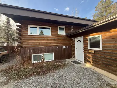 This unit features two bedrooms plus a den/study that would make an excellent office or workout spac...