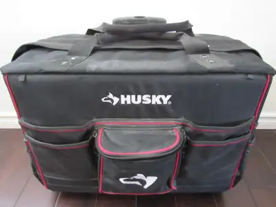 Husky brand 22" pro grade rolling tote. Used for a few years in dry and indoor locations, excellent...