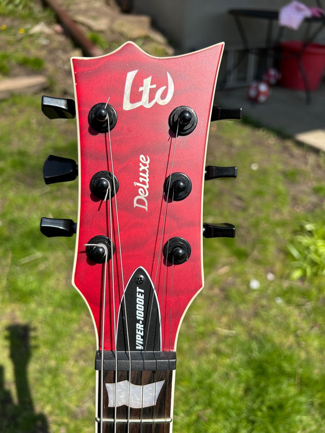 ESP LTD Viper 1000 Evertune in Guitars in Kingston - Image 3