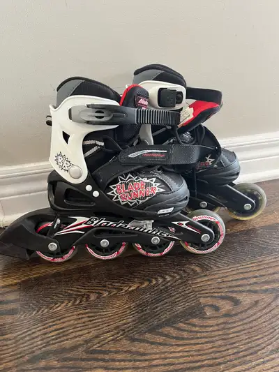 Like new bladerunner phaser rollerblades for boys size 11J to 1 (adjustable) Comme neuf, ajustable -...