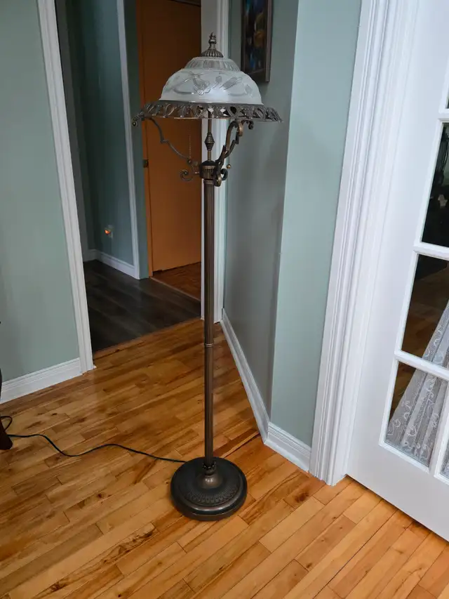 Lampe  sur pied et de de table in Indoor Lighting & Fans in Laval / North Shore - Image 4
