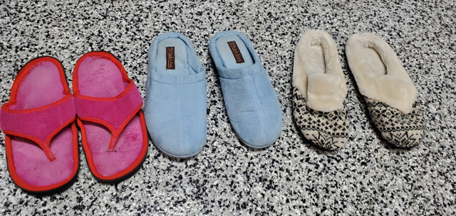 Women sandals and slippers Sandales et pantoufles pour femmes dans Femmes - Chaussures  à Ville de Montréal - Image 2