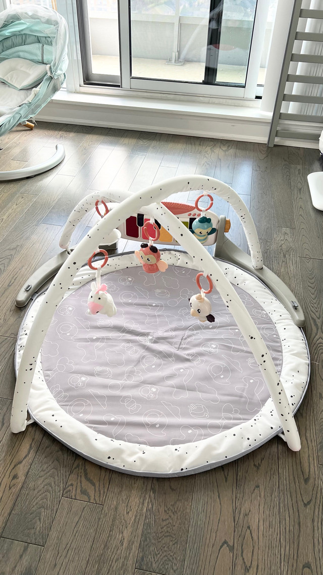 Baby play mat in Playpens, Swings & Saucers in Markham / York Region - Image 2