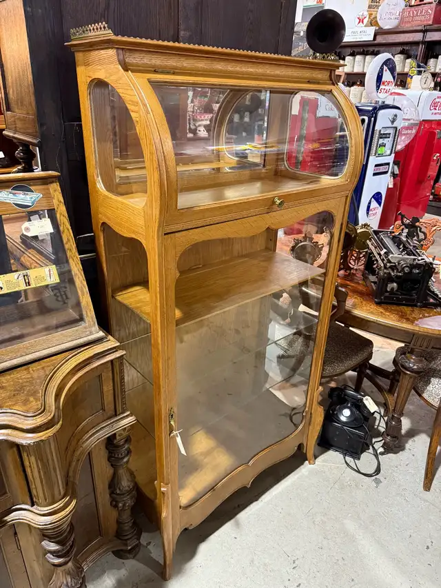 really unique light oak curved top cabinet  in Hutches & Display Cabinets in Edmonton - Image 2