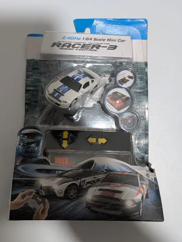 Racer 3 Radio Control 2.5 GHZ 1:64 Scale Mini Mustang Car