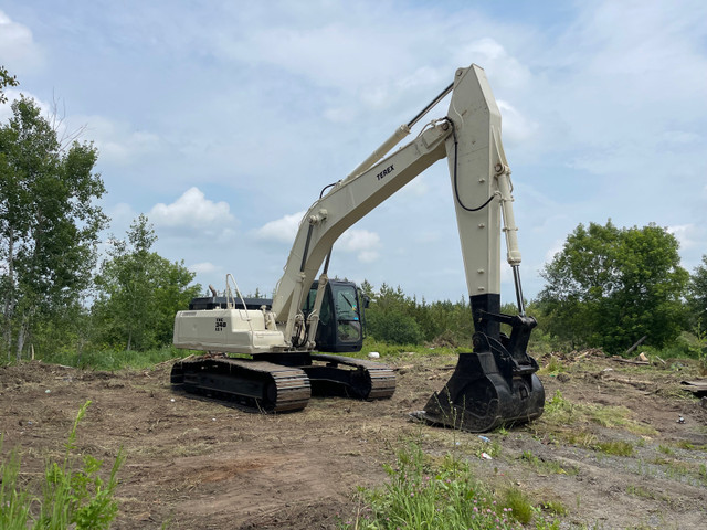 TEREX 340 Less Than 6,000 Hours in Heavy Equipment in Belleville