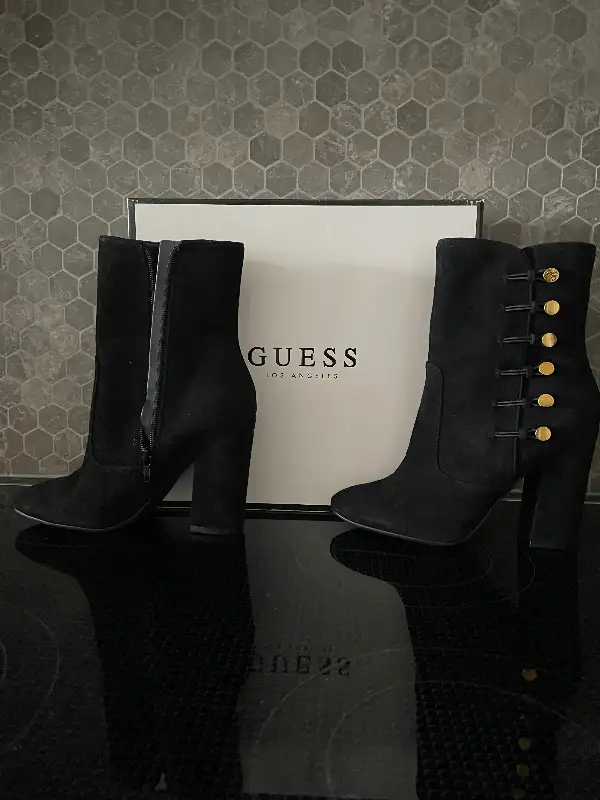 Guess Suede Boots in Women's - Shoes in Markham / York Region - Image 2
