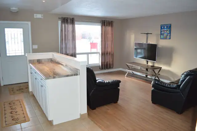 Off Campus Student Homes for Rent Right Across from NC, Welland63436972029571124
