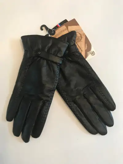 Lady’s Gloves, View more