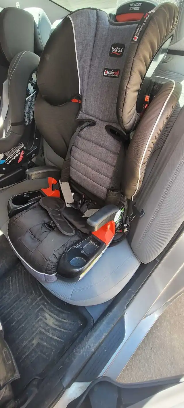 Siège d’auto britax in Strollers, Carriers & Car Seats in City of Montréal - Image 6