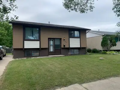 Full house with finished basement, back yard with finished deck, bus routes nearby. Lease length can...