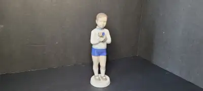 Vtg Bing and Grondahl First Love #2390 Porcelain Figurine, View more