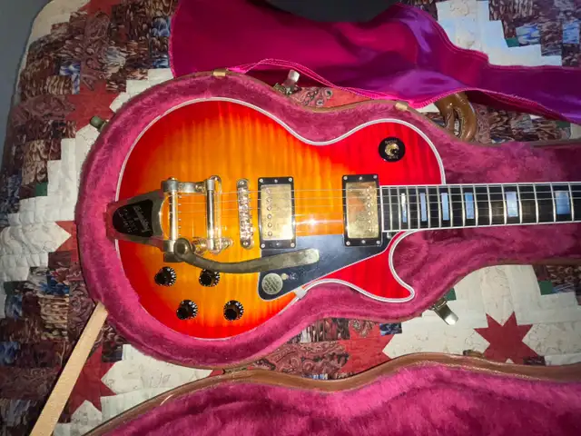 1992 Gibson les Paul custom sunburst flame top in Guitars in Owen Sound - Image 4
