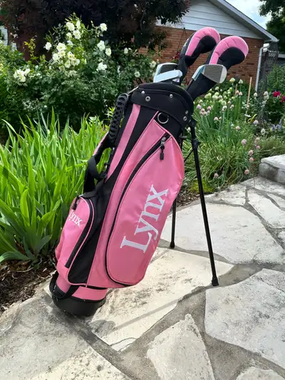 Girls junior golf set perfect to start out for summer!, View more