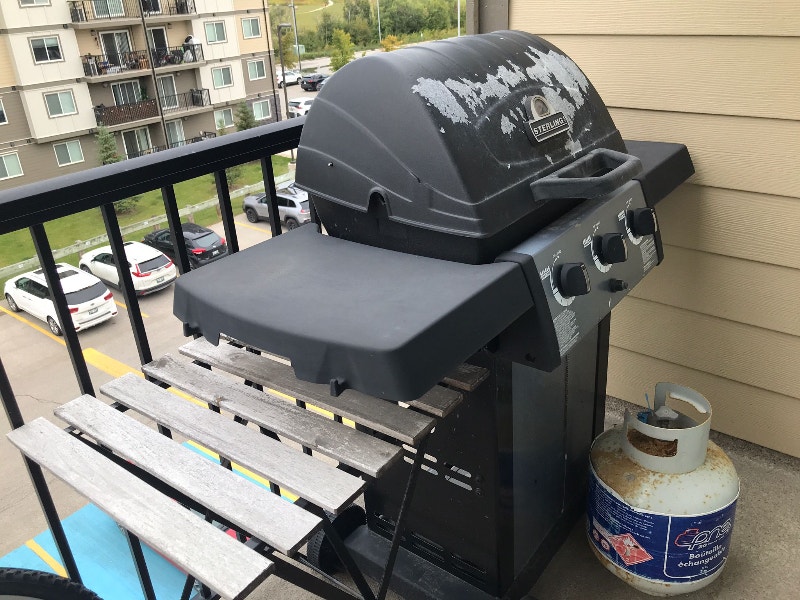 Free barbecue grill ! Please, if you interesting, pick up! Free Stuff