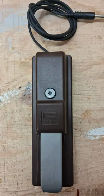 ROLAND DP-10 SUSTAIN PEDAL, View more