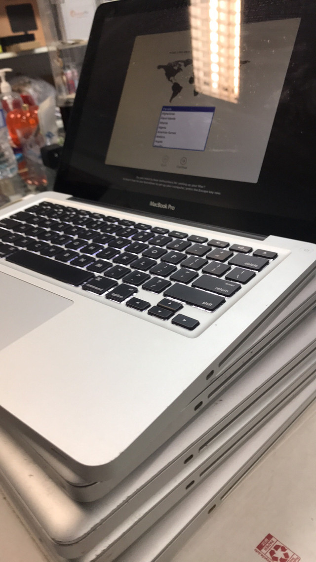 MacBook Pro core i5 in Laptops in City of Toronto - Image 2