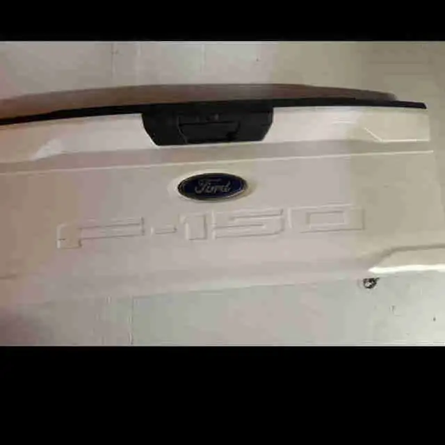 2021 FORD F150 tailgate with camera  in Auto Body Parts in Fredericton - Image 2