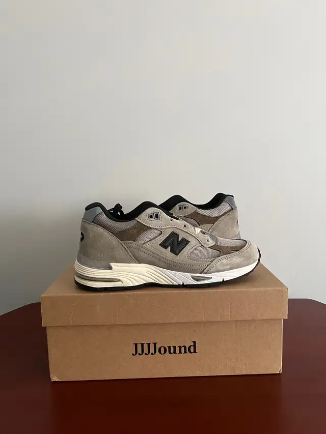 ** New Balance 550  for sale ** in Men's Shoes in Oakville / Halton Region - Image 2