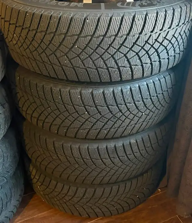 4 pneus d’hiver 225/65R17  in Tires & Rims in Laval / North Shore - Image 2