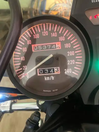 1982 Suzuki GL650 shaft drive 5374 original kms second owner carbs done runs like a top cheap to pla...