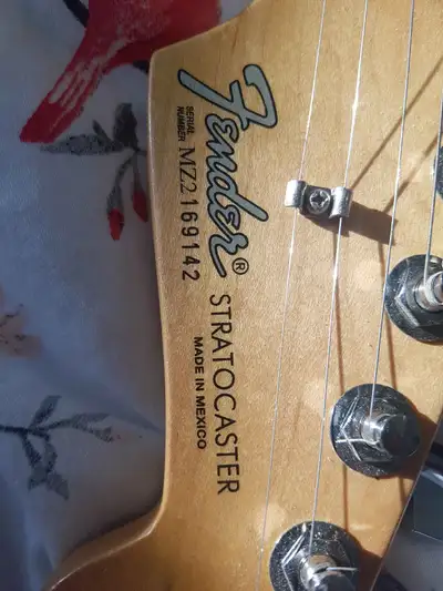 2002 Fender Stratocaster (Made in Mexico) – Excellent Condition – $750 Price: CA$750 Selling my 2002...