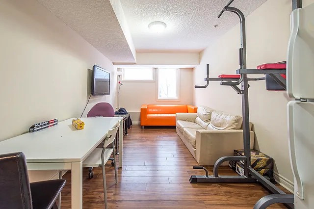 1 Bedroom Available to Rent in Waterloo from May - Aug 2024 in Long Term Rentals in Kitchener / Waterloo - Image 2
