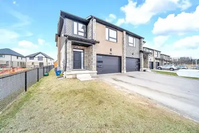 ✨ STUNNING SEMI-DETACHED HOME IN KITCHENER – A MUST-SEE! ✨ Nestled in the highly desirable Otterbein...