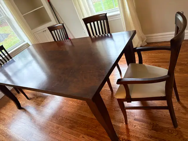 Geddes hardwood table and eight chairs with sideboard in Dining Tables & Sets in Bedford - Image 2
