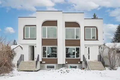 Check out this bright, modern 2-bedroom, 1-bath basement suite in a newly built half duplex located...