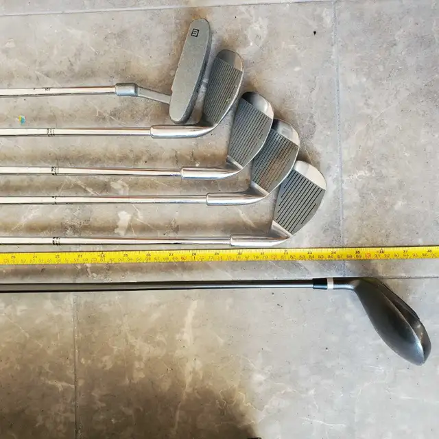 Jr. / Kida WILSON PRO STAFF Golf Clubs with Stand Bag in Golf in Barrie - Image 8