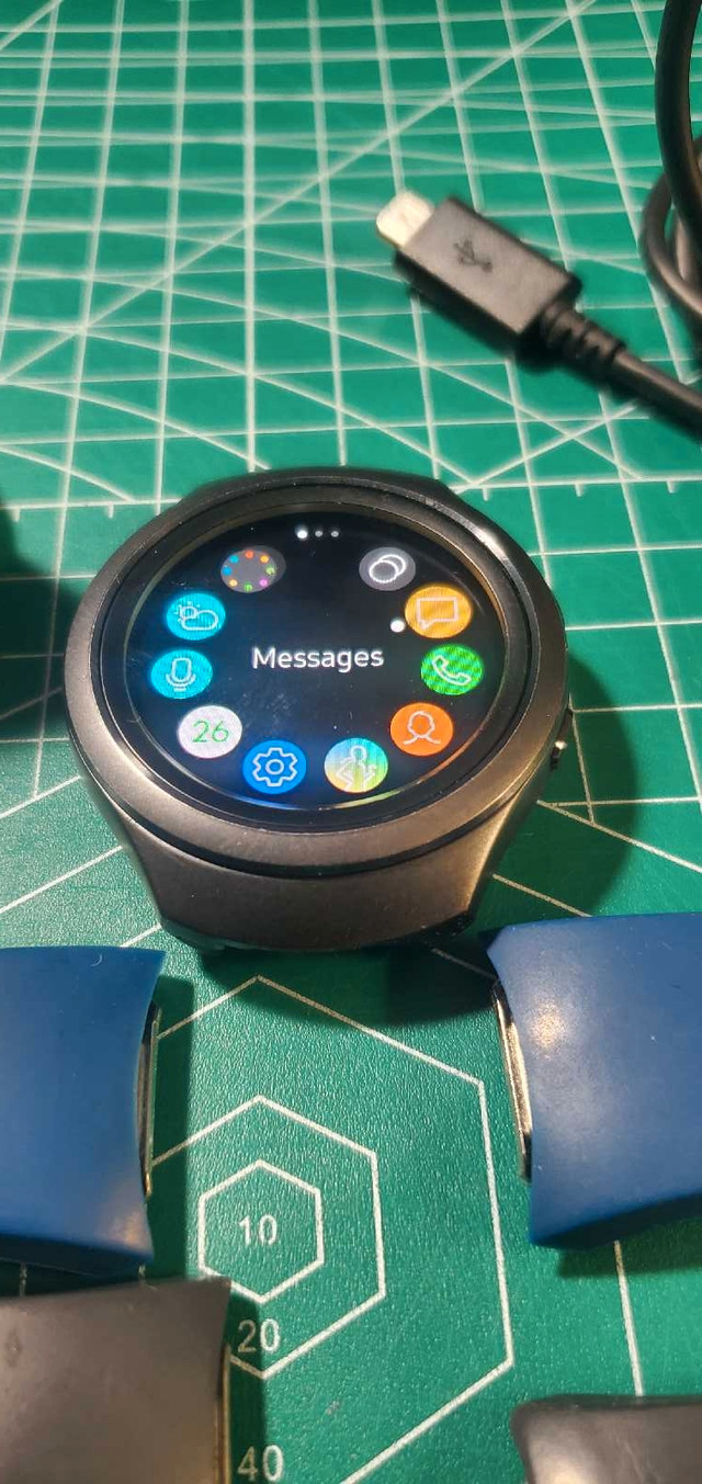 Samsung gear S2 smart watch SM-R730A in Cell Phone Accessories in City of Toronto - Image 3