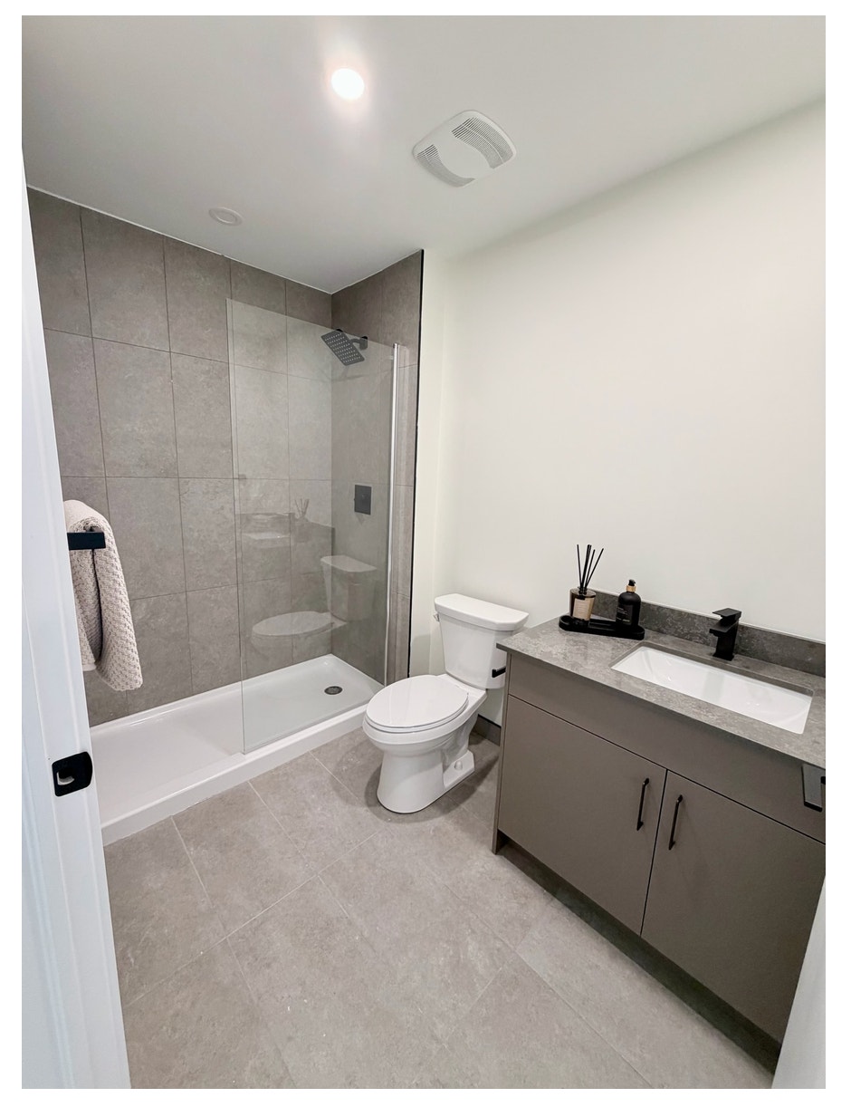 2BR at Winslow Halifax, BRAND NEW! (take over lease) 4
