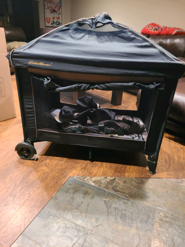 Eddie Bauer Playpen Playpens, Swings & Saucers Red Deer Kijiji