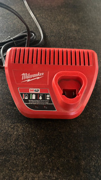 Milwaukee, M 12 charger