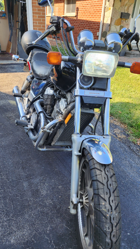 Beautiful Honda Shadow 500 in very good condition in Street, Cruisers & Choppers in Mississauga / Peel Region