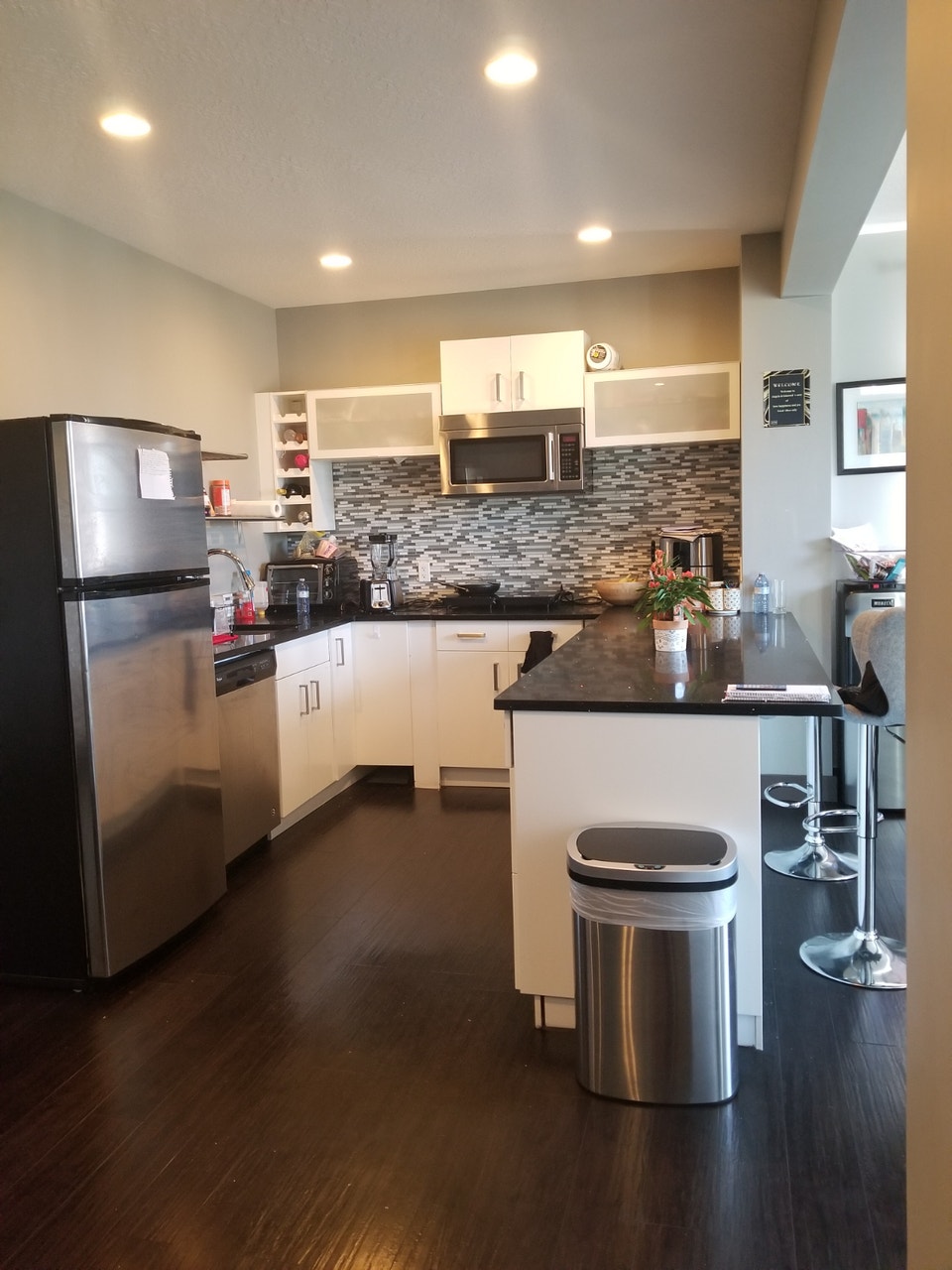 AIR-CONDITIONED QUIET WALKOUT TO CANAL (BAYSIDE - AIRDRIE) 5