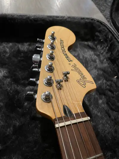 Fender Strat, View more