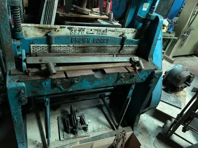 Shear 3ft x 16 ga. Brown and Boggs motorized mechanical shear, M, View more