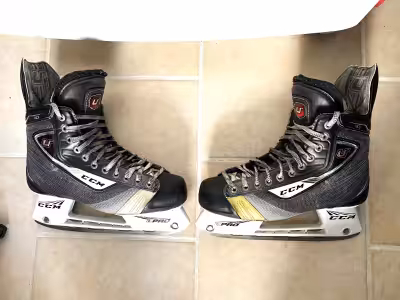 CCM U + 10 Hockey Skates Patins Mens Shoe Size 9.0-9.5US ("Skate Size" 8) Patins Hommes CCM Good Con...