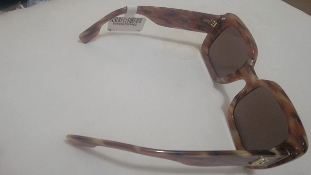 Sunglasses burberry  in Women's - Other in Ottawa - Image 2