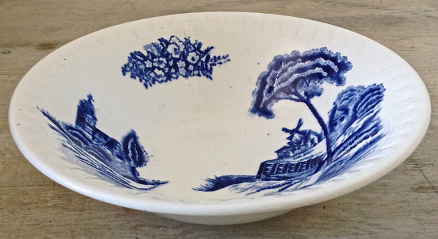 Antiquité. Collection. Bol en porcelaine d'Angleterre bleue dans Art et objets de collection  à Lévis - Image 2