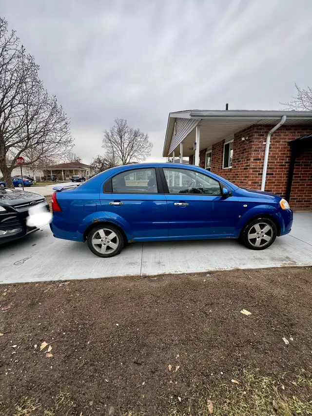 2007 Pontiac Wave For Sale in Cars & Trucks in Windsor Region - Image 5
