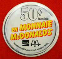 Macaron épinglette restaurant McDonald's vintage