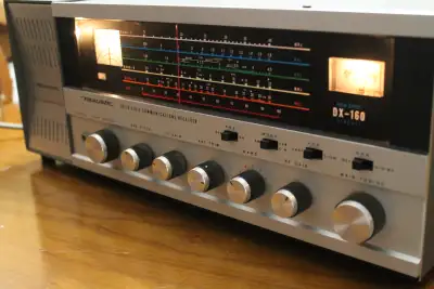 REALISTIC DX-160 AM/SW/ SSB CB/HAM RADIO COMMUNICATIONS RECEIVER.............IN EXCELLENT MINT CONDI...