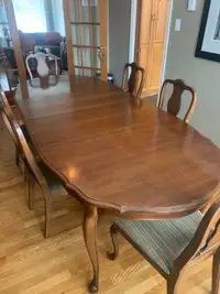 Dining room table with 6 chairs. 